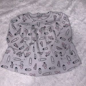the peanut shell layette 6 month gray shoe print long sleeve top baby girl